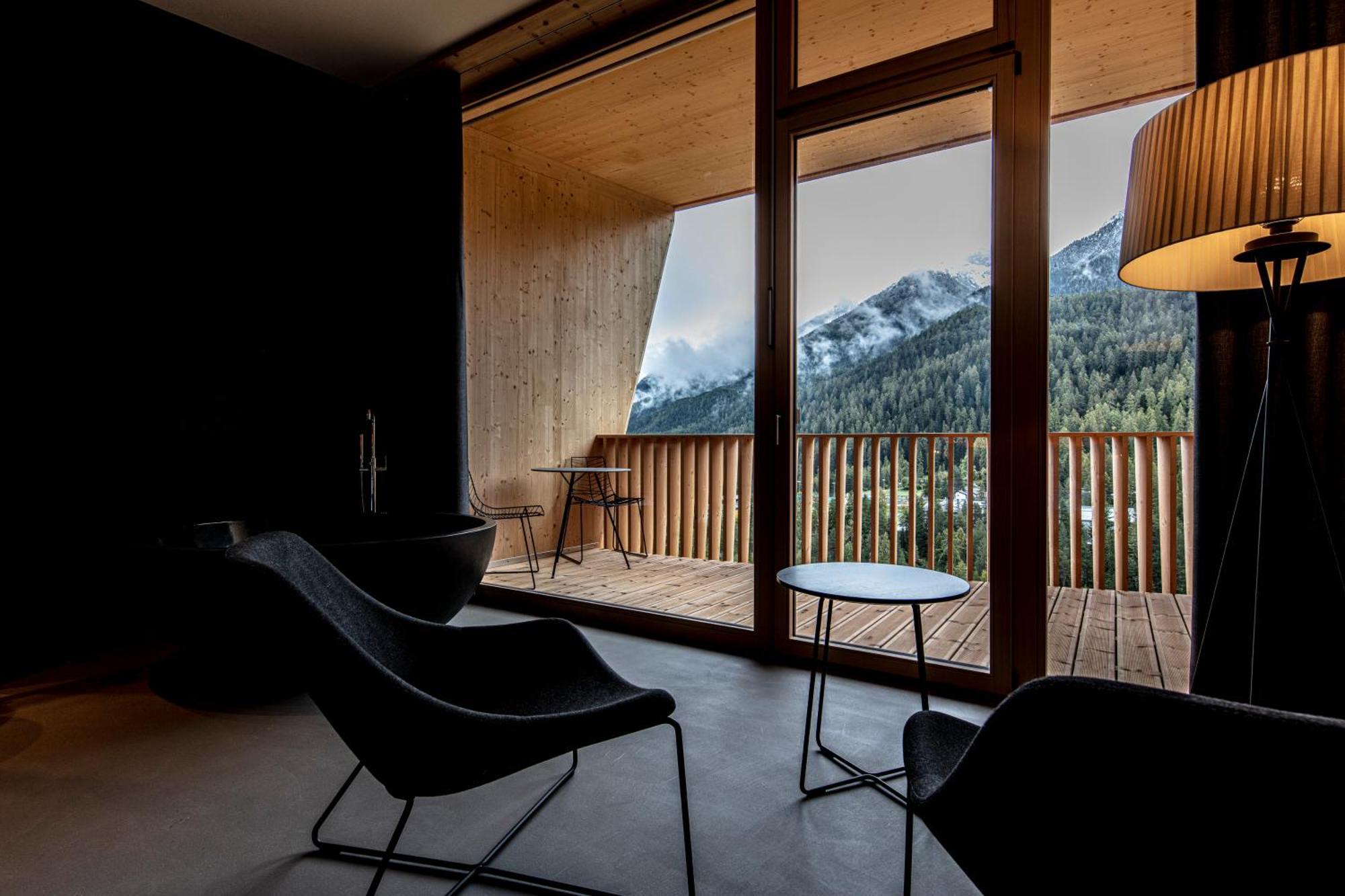 Hotel Arnica Scuol - Adults Only エクステリア 写真