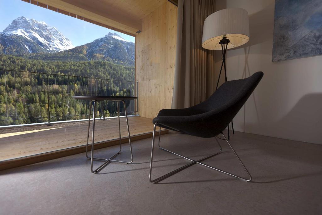 Hotel Arnica Scuol - Adults Only エクステリア 写真